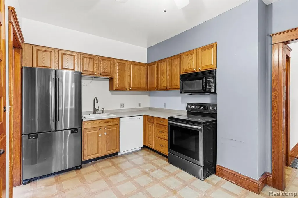 305 N Almont Avenue Imlay City City MI 48444