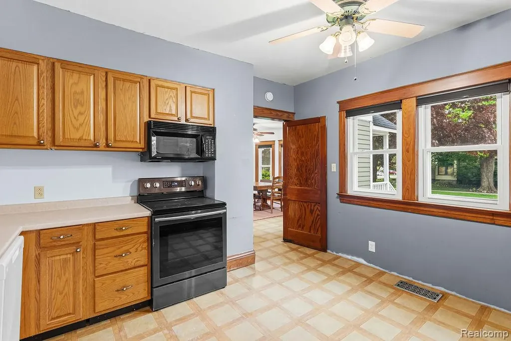 305 N Almont Avenue Imlay City City MI 48444