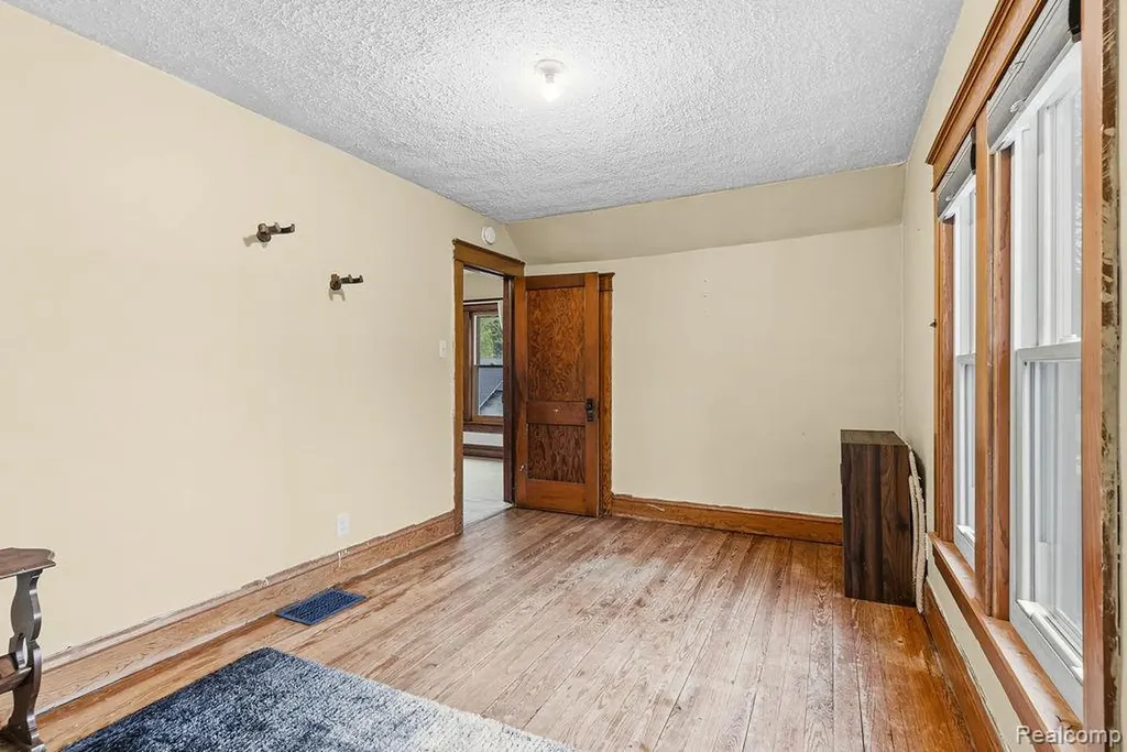 305 N Almont Avenue Imlay City City MI 48444