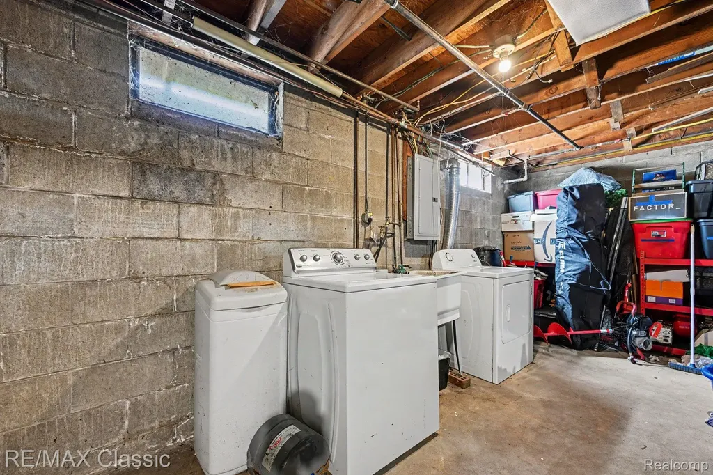 2071 S Milford Road Highland Charter Township MI 48357