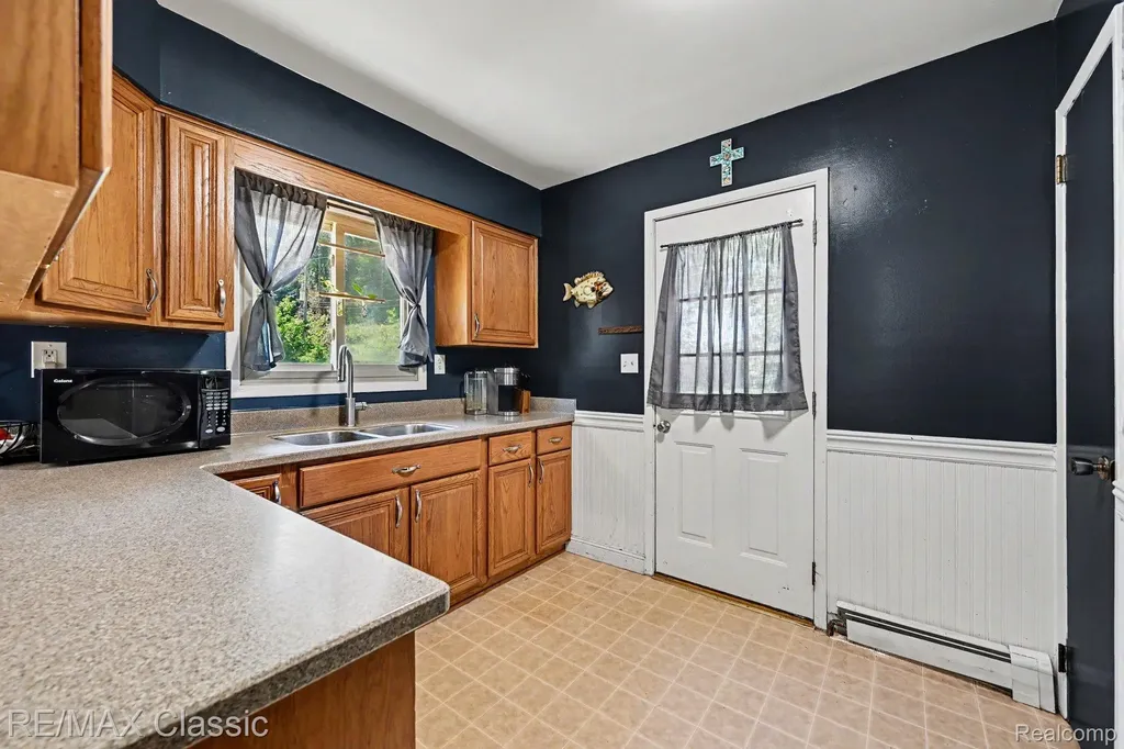2071 S Milford Road Highland Charter Township MI 48357