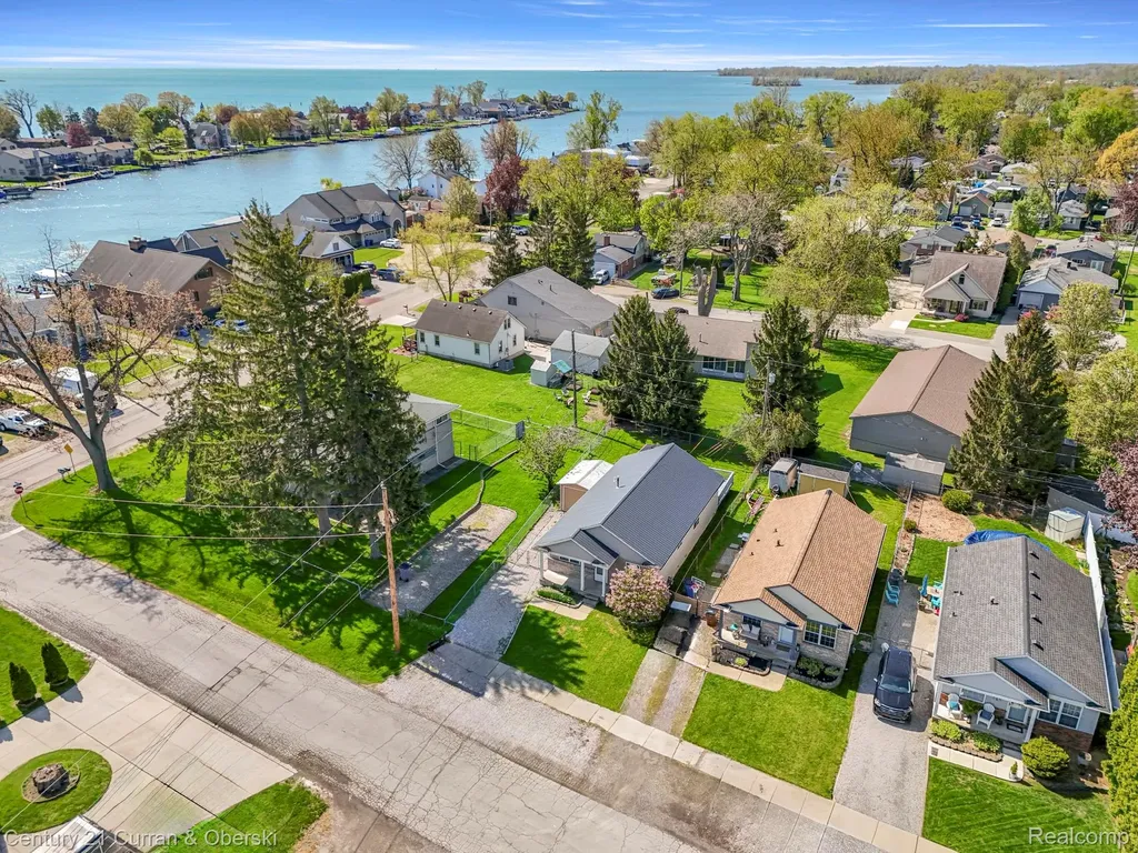 13230 Delavern Street Gibraltar City MI 48173