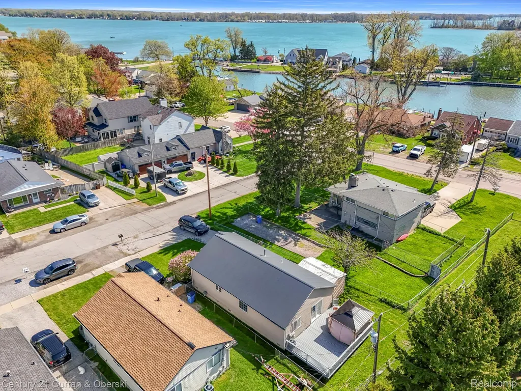 13230 Delavern Street Gibraltar City MI 48173