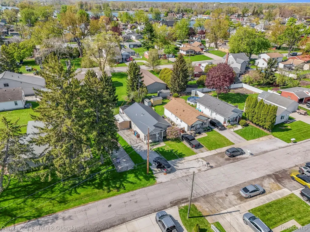 13230 Delavern Street Gibraltar City MI 48173