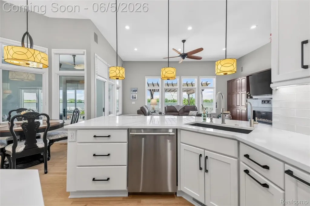 18124 Meridian Road Grosse Ile Township MI 48138