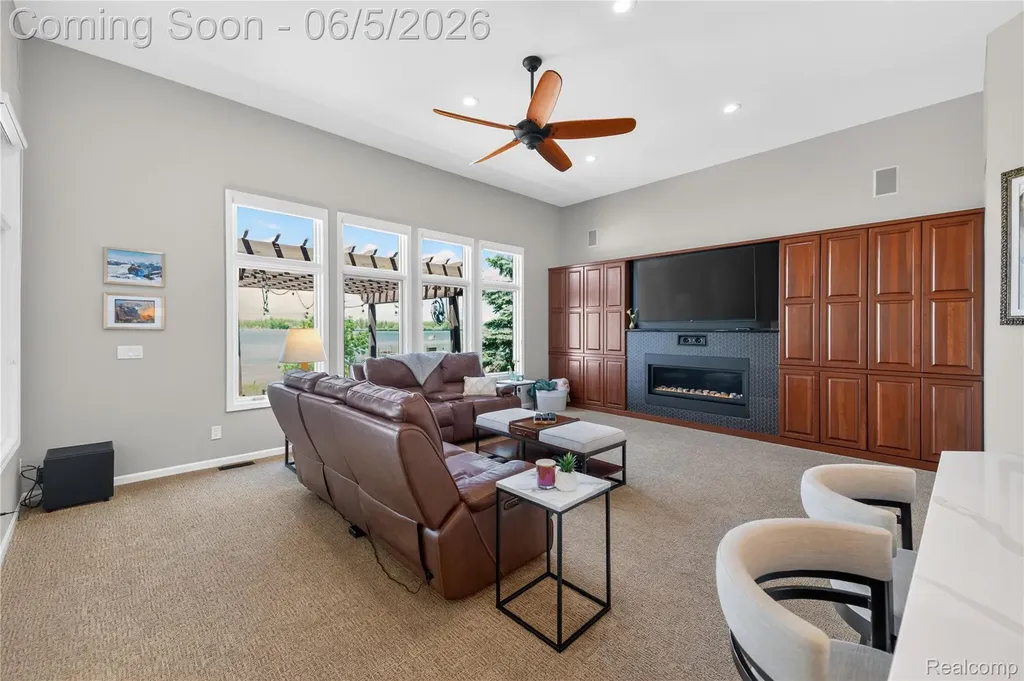 18124 Meridian Road Grosse Ile Township MI 48138