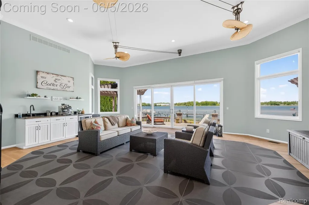 18124 Meridian Road Grosse Ile Township MI 48138
