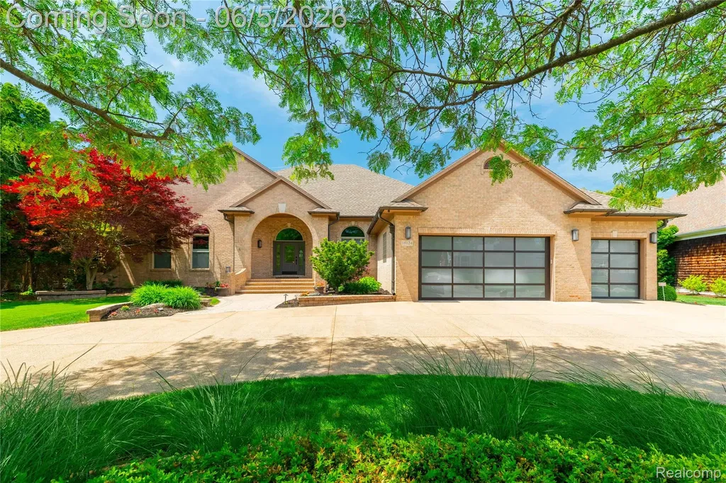 18124 Meridian Road Grosse Ile Township MI 48138
