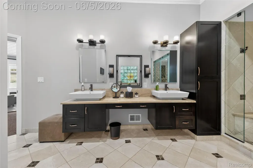 18124 Meridian Road Grosse Ile Township MI 48138