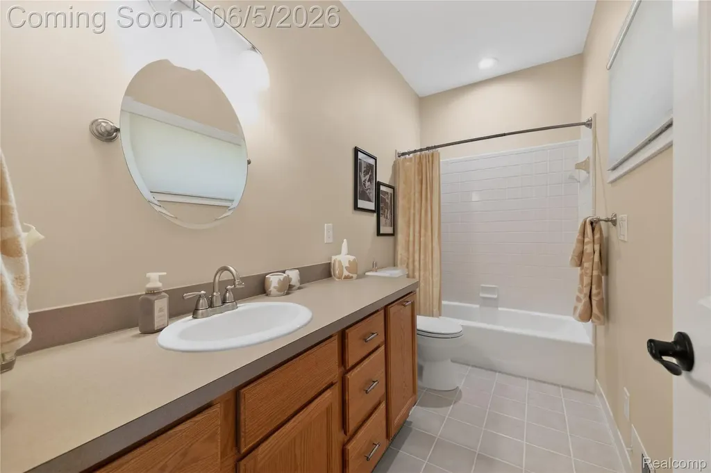 18124 Meridian Road Grosse Ile Township MI 48138