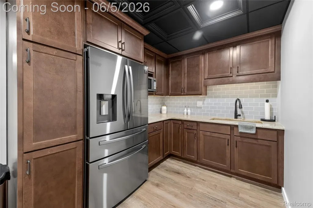 18124 Meridian Road Grosse Ile Township MI 48138