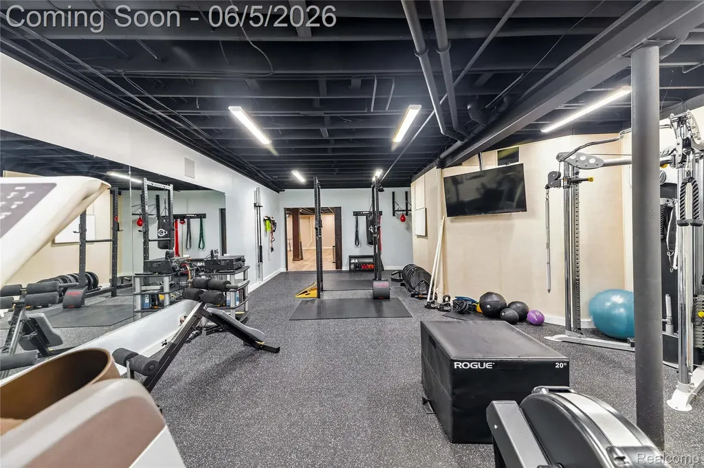 18124 Meridian Road Grosse Ile Township MI 48138