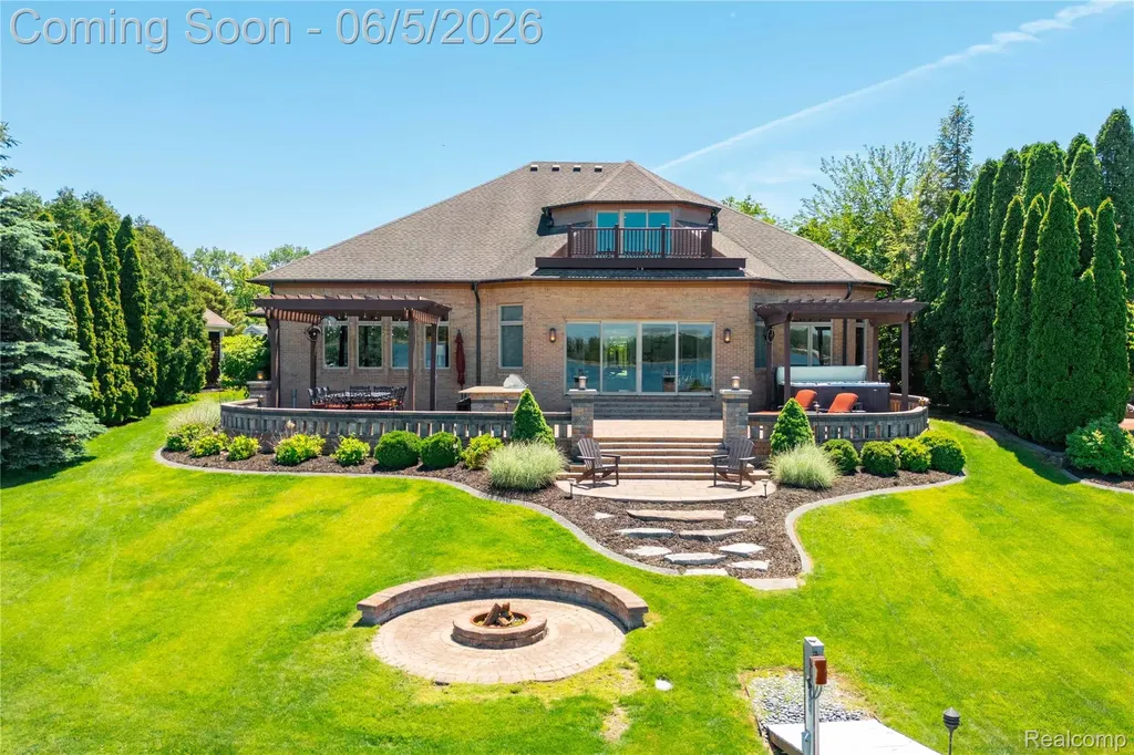 18124 Meridian Road Grosse Ile Township MI 48138