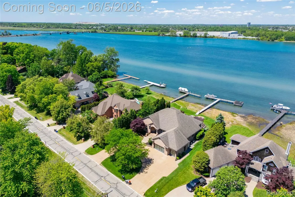 18124 Meridian Road Grosse Ile Township MI 48138