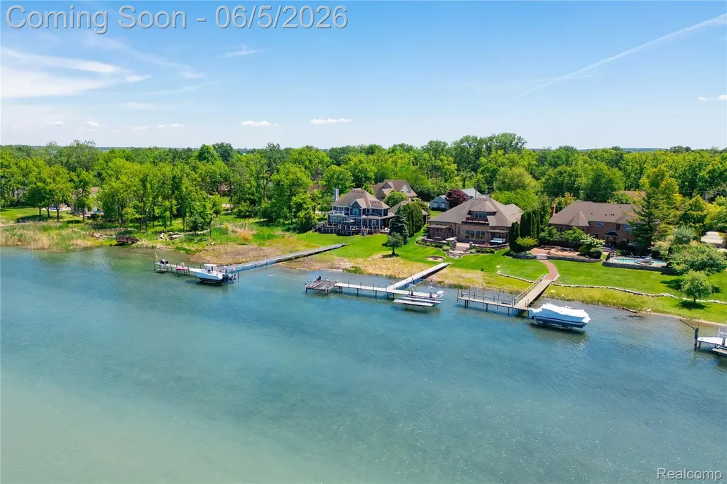 18124 Meridian Road Grosse Ile Township MI 48138