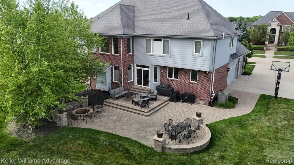 51889 Curtis Court Lyon Charter Township MI 48167