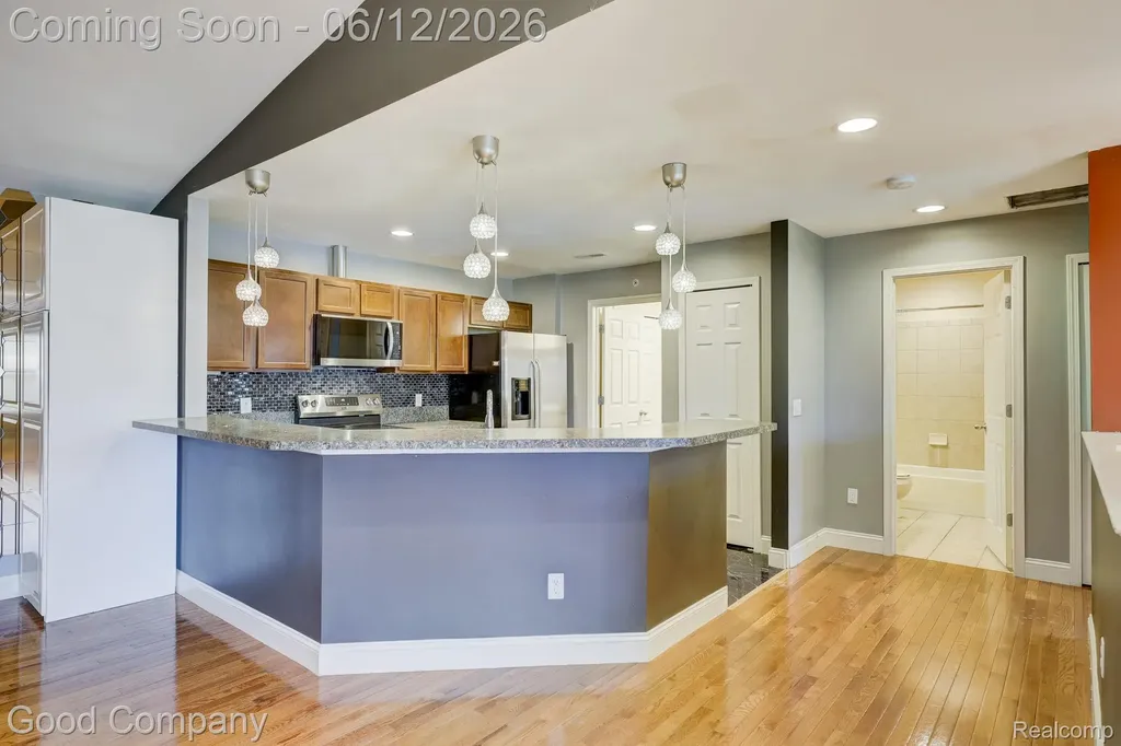 29941 Fox Run Circle Warren City MI 48092