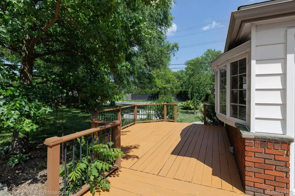 1416 N Renaud Road Grosse Pointe Woods City MI 48236