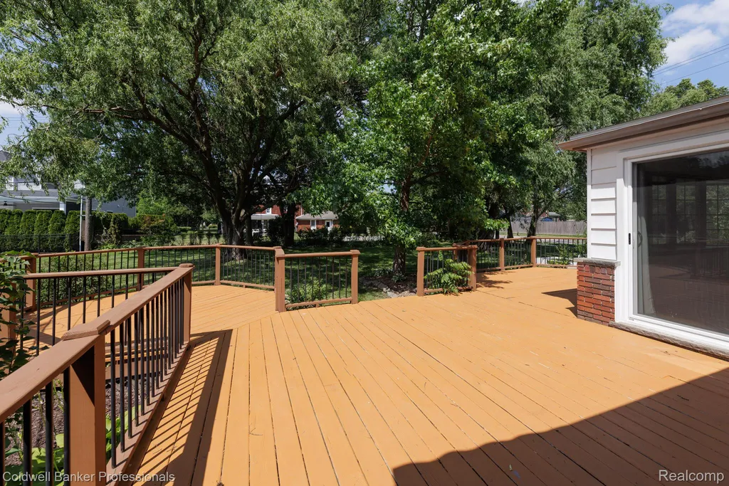 1416 N Renaud Road Grosse Pointe Woods City MI 48236