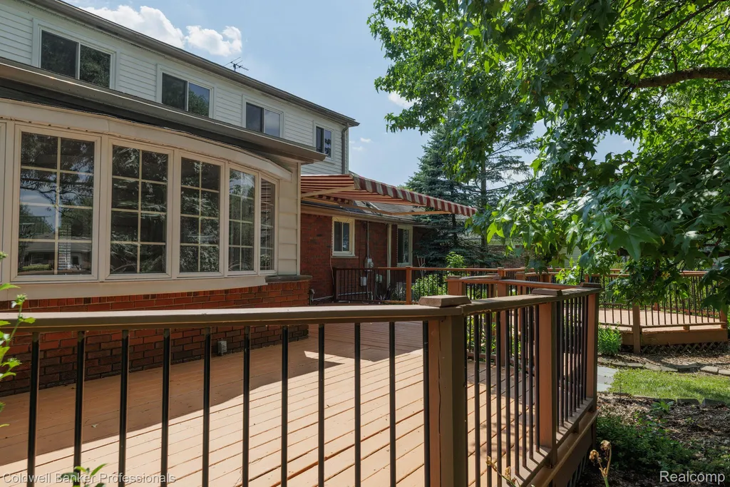 1416 N Renaud Road Grosse Pointe Woods City MI 48236
