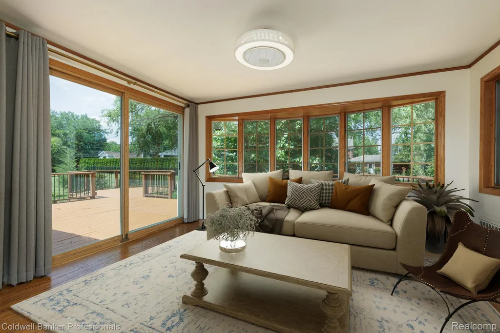 1416 N Renaud Road Grosse Pointe Woods City MI 48236