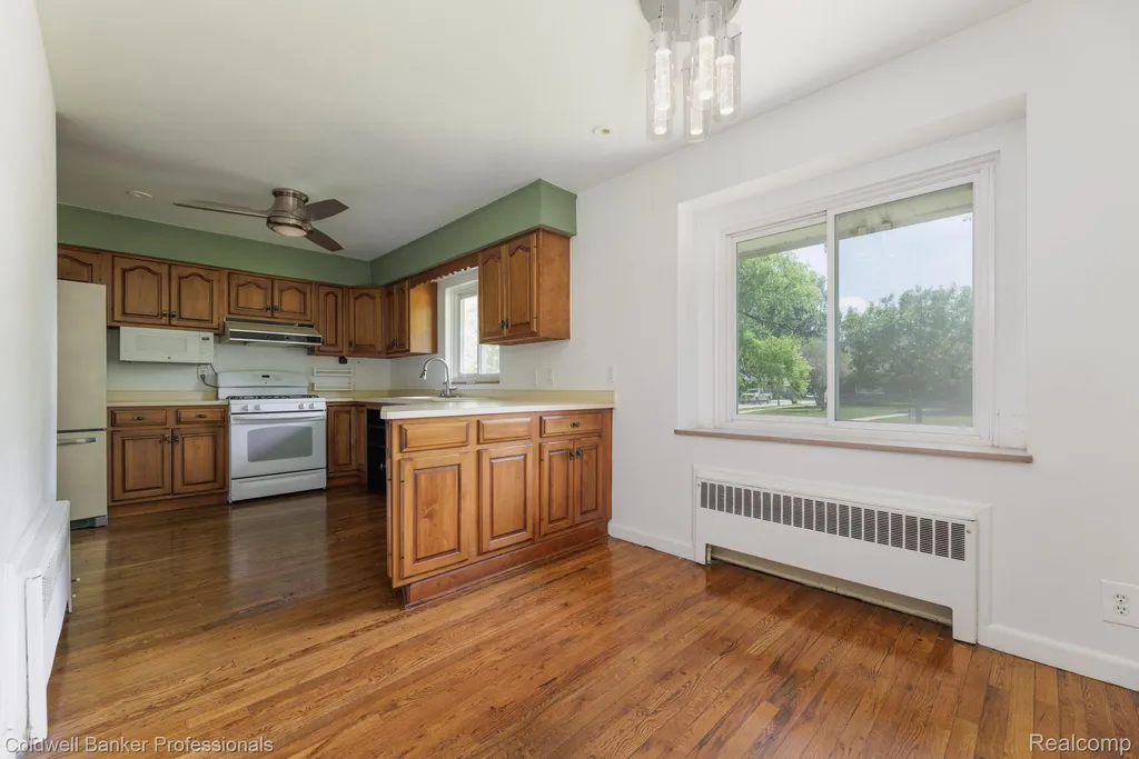 1416 N Renaud Road Grosse Pointe Woods City MI 48236