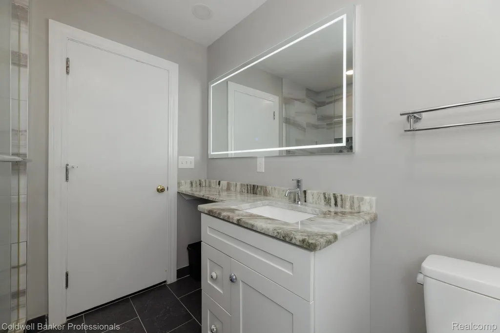 1416 N Renaud Road Grosse Pointe Woods City MI 48236