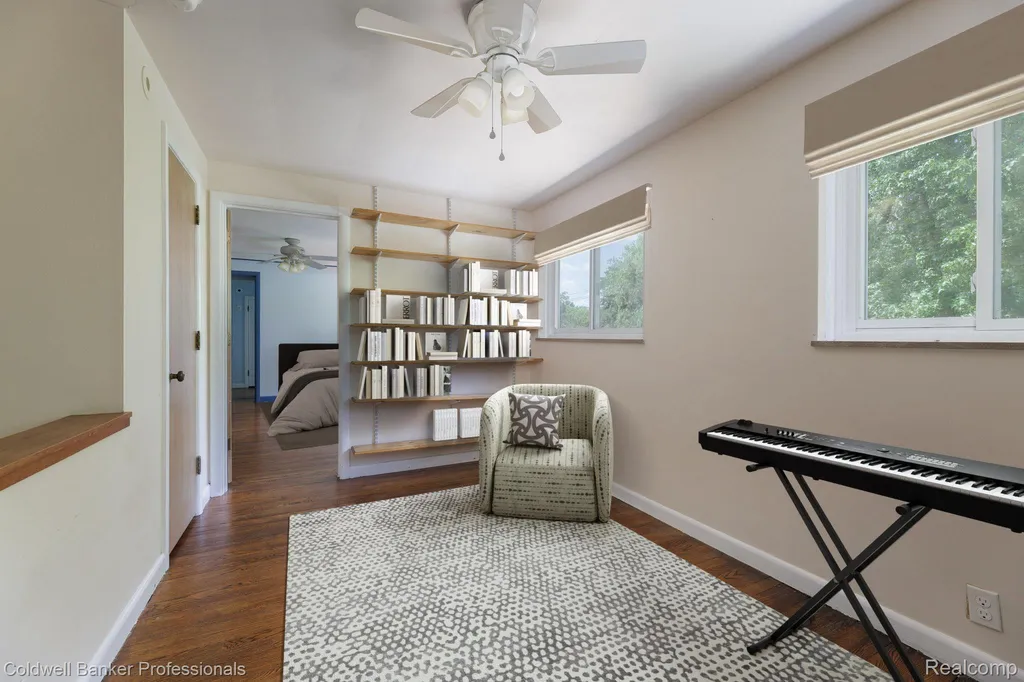 1416 N Renaud Road Grosse Pointe Woods City MI 48236