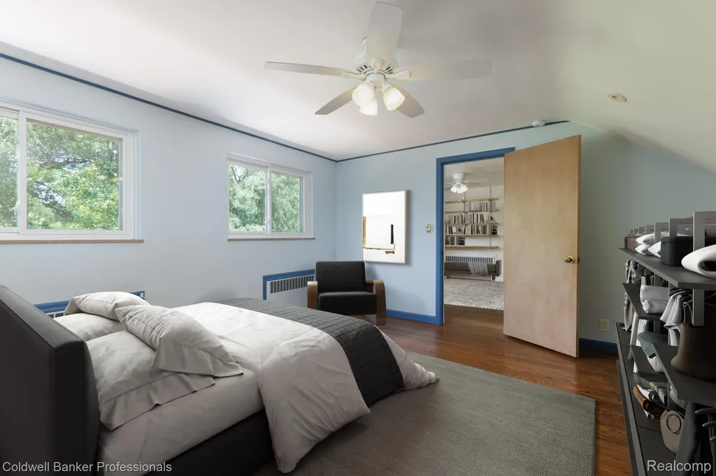 1416 N Renaud Road Grosse Pointe Woods City MI 48236
