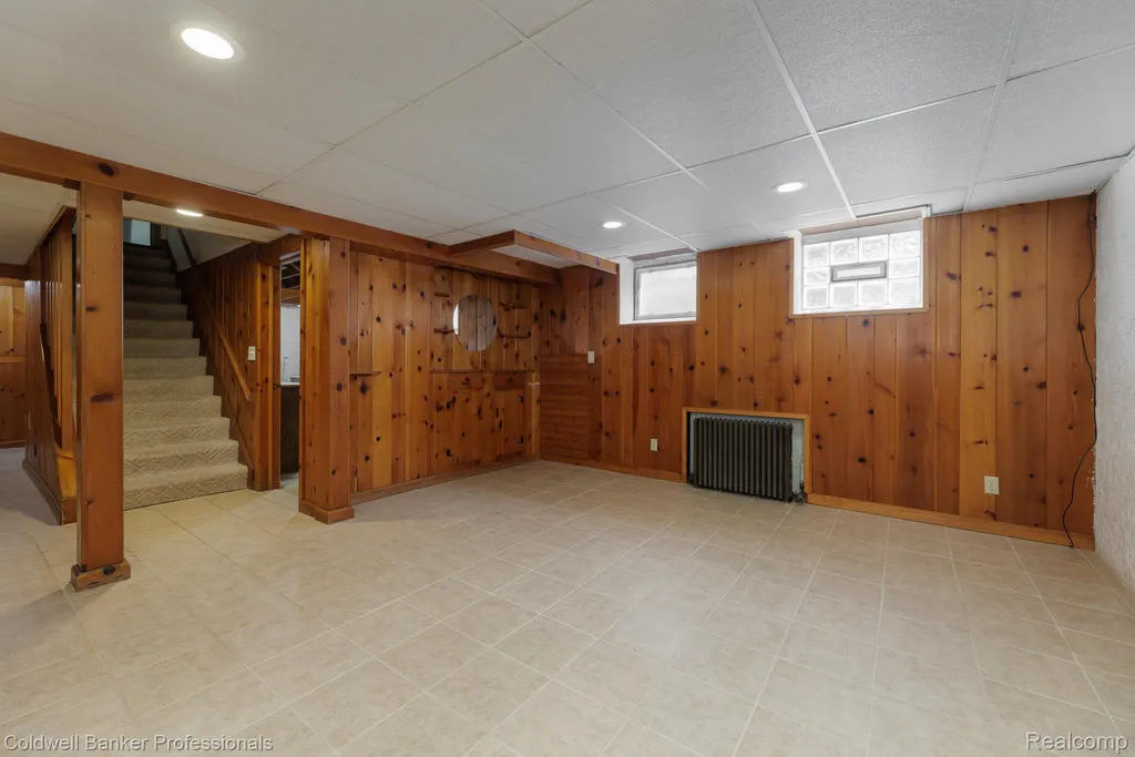 1416 N Renaud Road Grosse Pointe Woods City MI 48236
