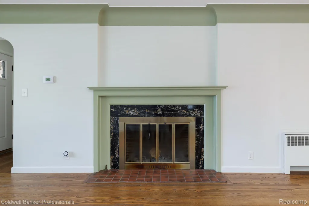 1416 N Renaud Road Grosse Pointe Woods City MI 48236