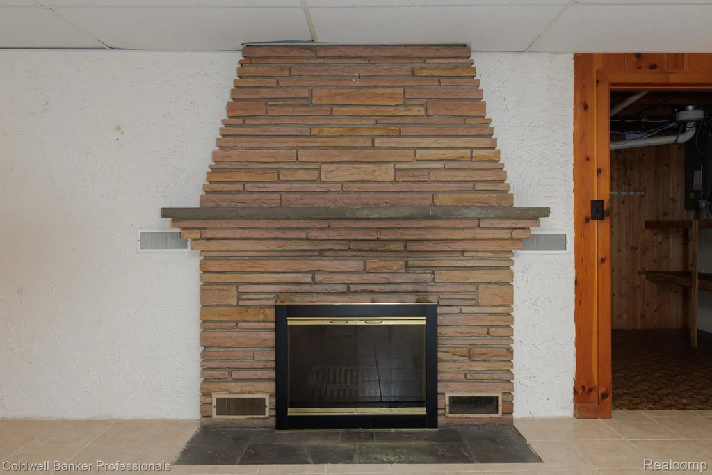 1416 N Renaud Road Grosse Pointe Woods City MI 48236
