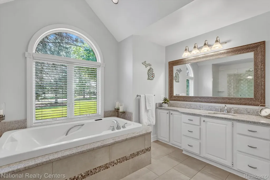 9326 Park Lane Commerce Charter Township MI 48382