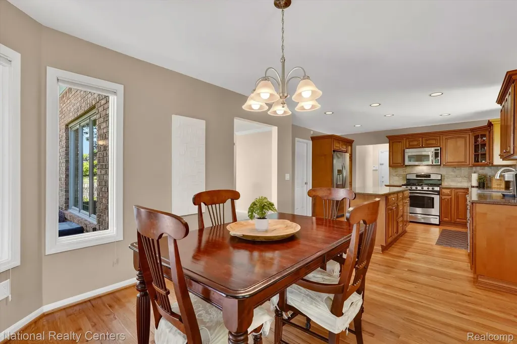 9326 Park Lane Commerce Charter Township MI 48382