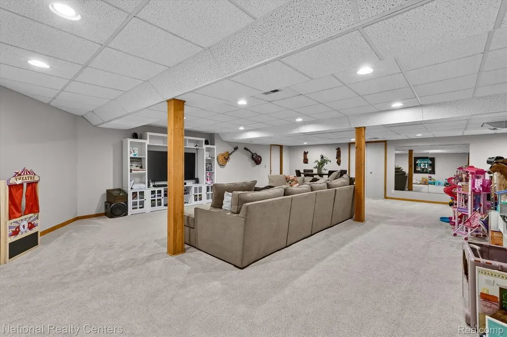 9326 Park Lane Commerce Charter Township MI 48382