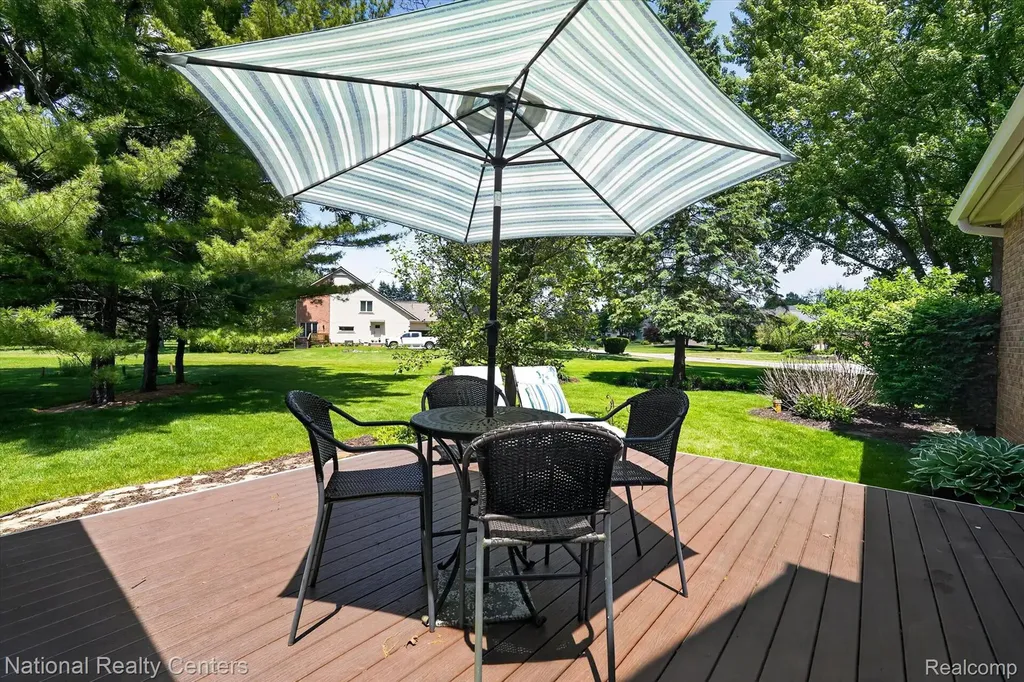 9326 Park Lane Commerce Charter Township MI 48382