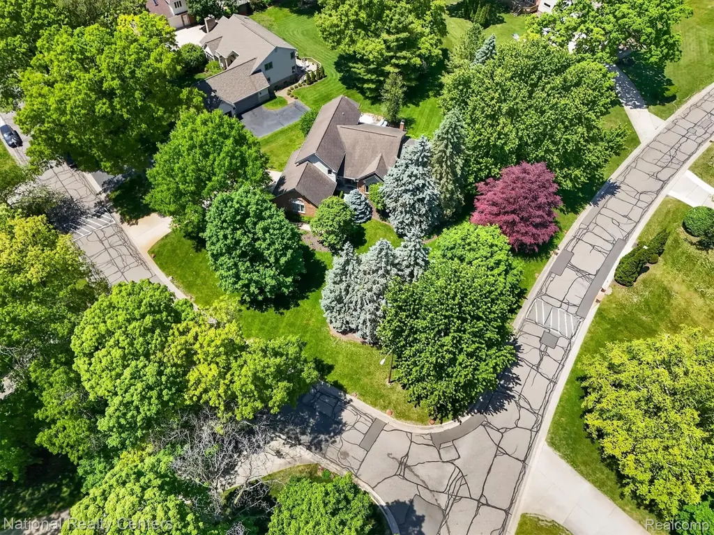 9326 Park Lane Commerce Charter Township MI 48382