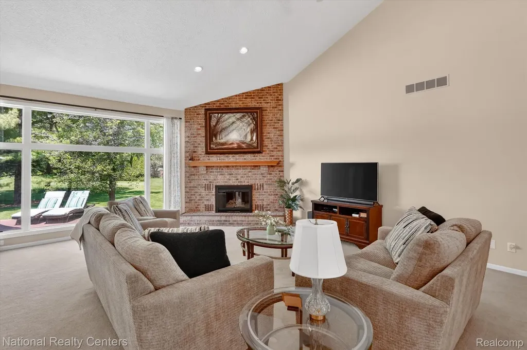 9326 Park Lane Commerce Charter Township MI 48382