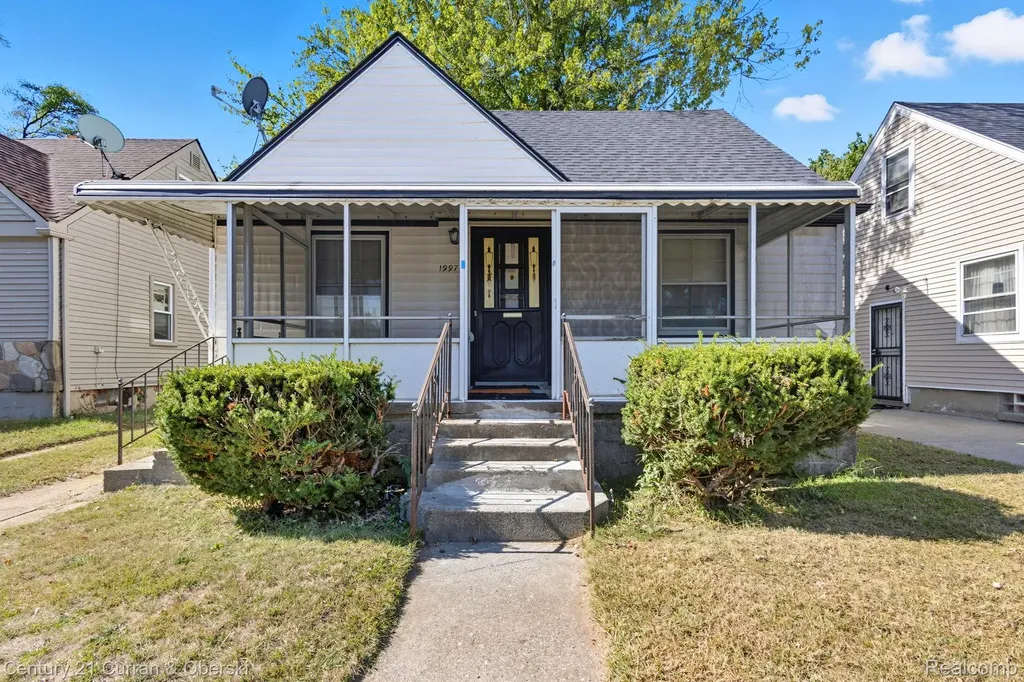 19977 Santa Barbara Drive Detroit City MI 48221