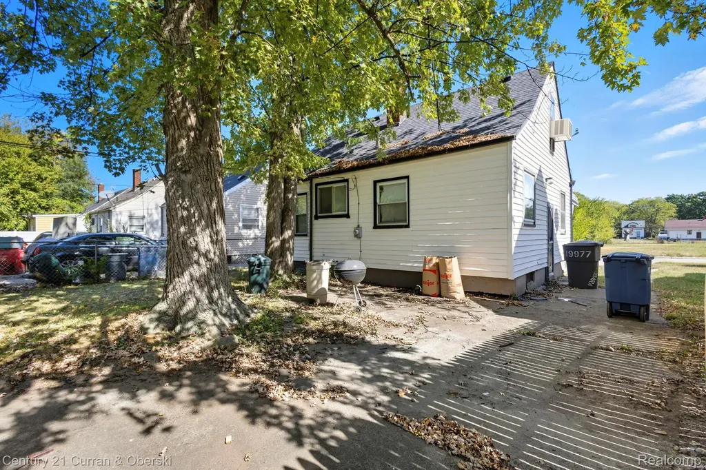 19977 Santa Barbara Drive Detroit City MI 48221