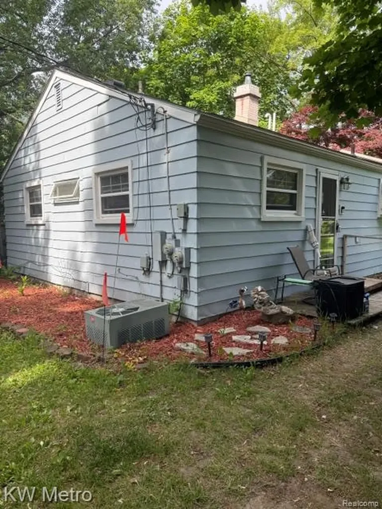 23854 Harrellson Street Macomb Township MI 48042