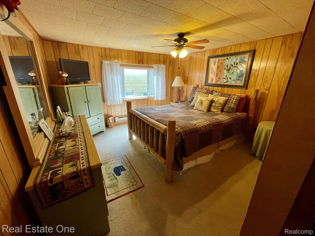 2596 E Fox Road Alcona Township MI 48742