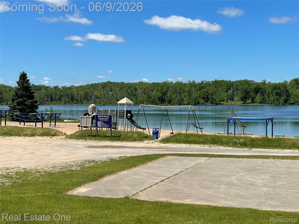 2596 E Fox Road Alcona Township MI 48742