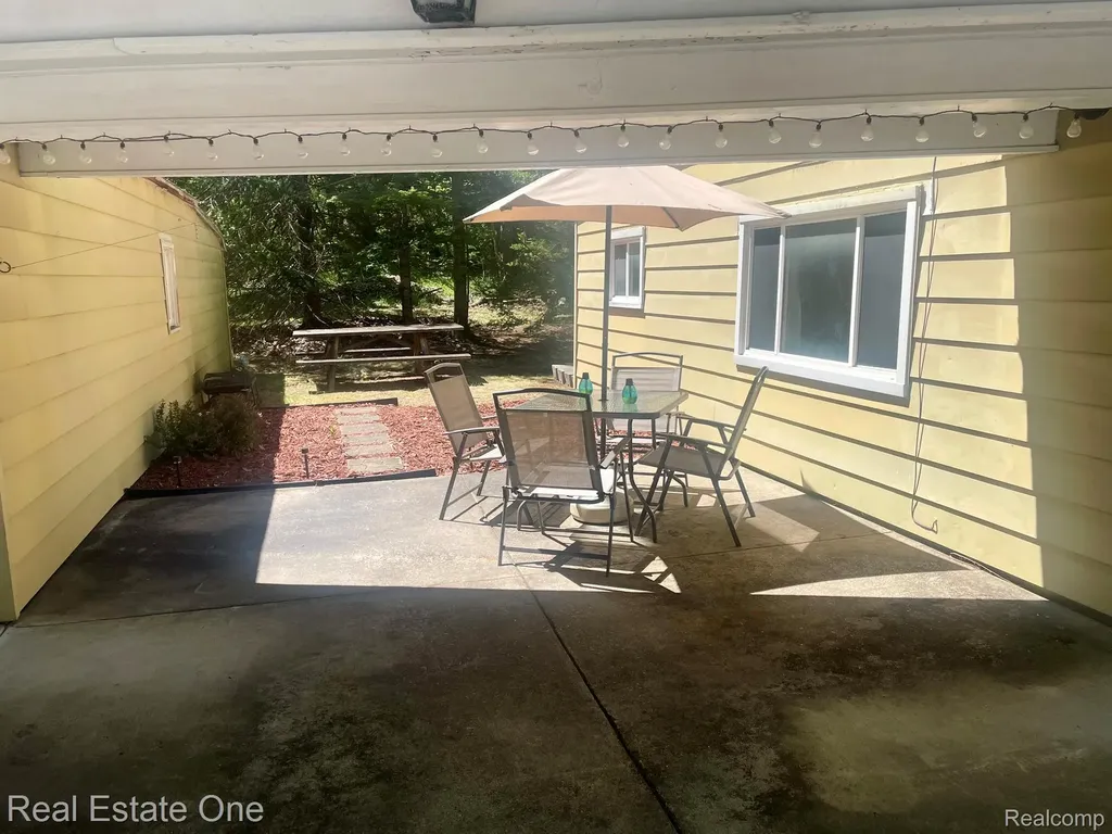 2596 E Fox Road Alcona Township MI 48742