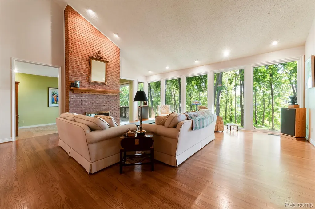 2323 Addaleen Road Highland Charter Township MI 48357