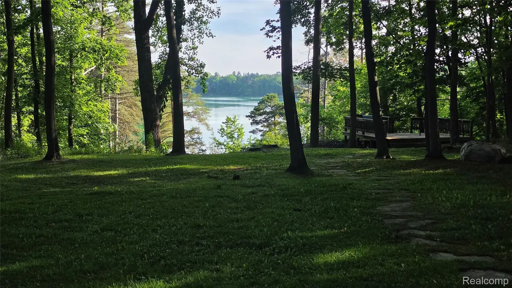 2323 Addaleen Road Highland Charter Township MI 48357