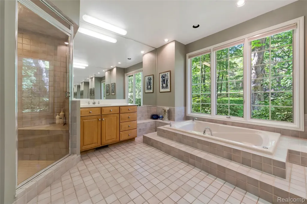 2323 Addaleen Road Highland Charter Township MI 48357