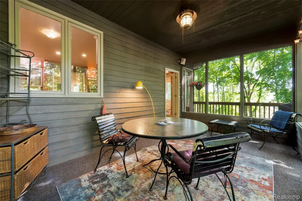 2323 Addaleen Road Highland Charter Township MI 48357