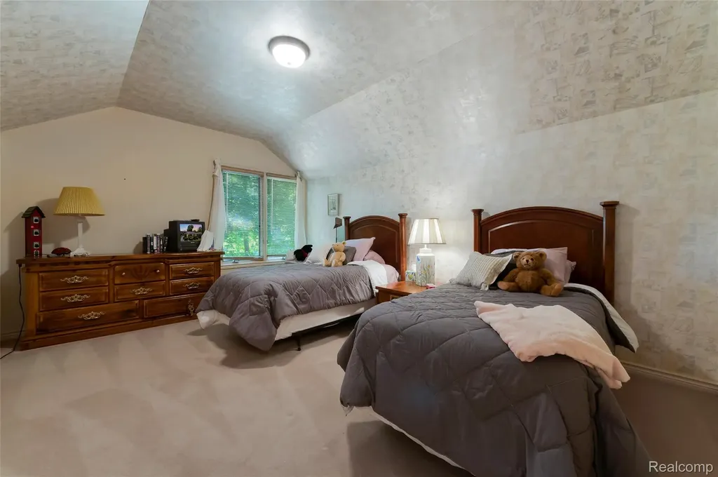 2323 Addaleen Road Highland Charter Township MI 48357