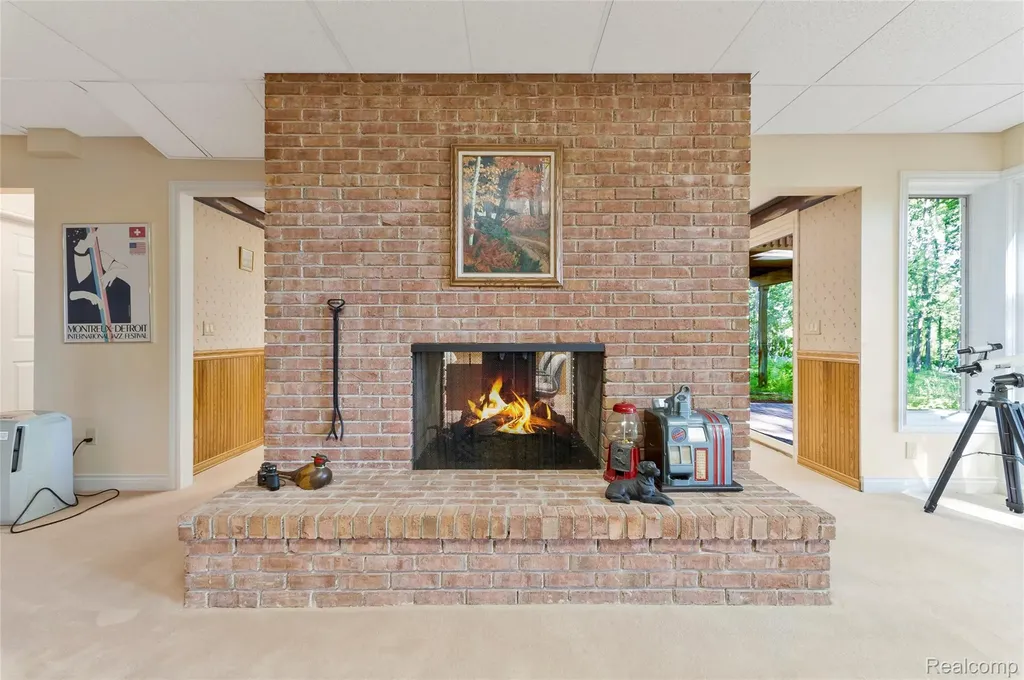 2323 Addaleen Road Highland Charter Township MI 48357
